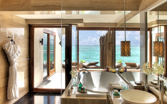 Hotel Vivanta by Taj Coral Reef aux Maldives - salle de bain