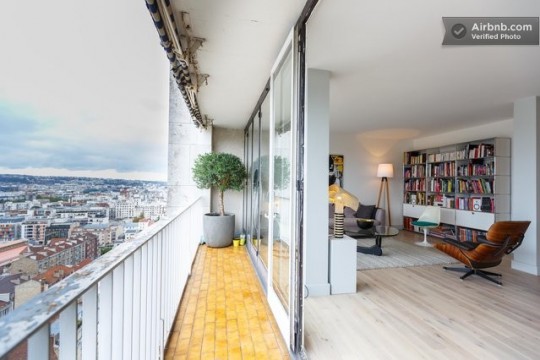 Appartement avec balcon filant