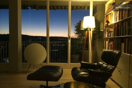 Grand appartement avec déco vintage et vue sur Paris - Lampadaire