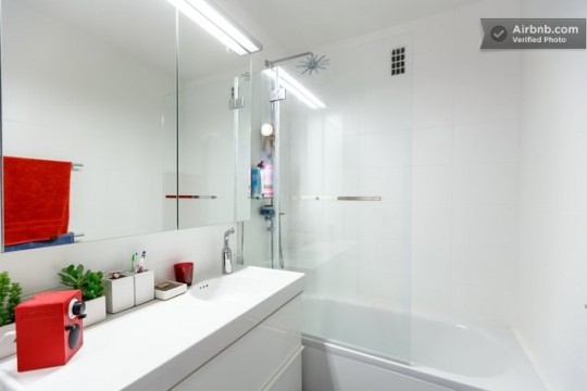 Salle de bain modene avec double douche