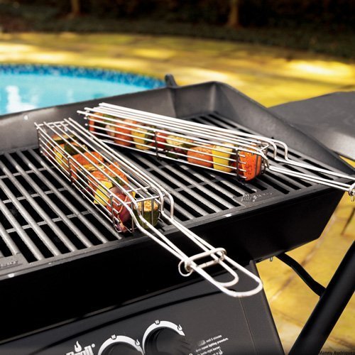 Cage métallique pour griller les légumes sur le barbecue