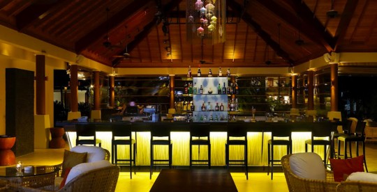 Hotel Hlton Labriz Seychelles - bar exotique