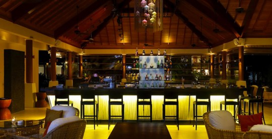 Hotel Hlton Labriz Seychelles - bar exotique