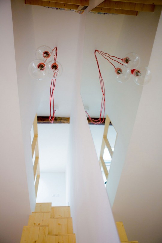 Suspensions ampoules transparentes avec un fil rouge