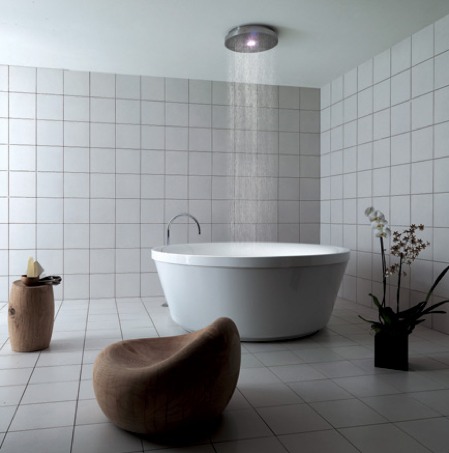 baignoire ronde avec douche sensation pluie