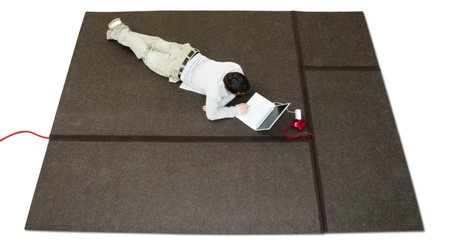 Cablet carpet, le tapis qui cache vos fils électriques