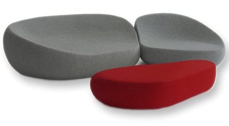 canapé design en forme de galet rouge et gris Flirtstone
