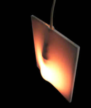 lampe design en céramique Embryon allumée - Olivier Grégoire