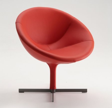 photo du fauteuil en cuir rouge Hillroad - Christophe Pillet