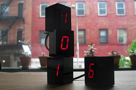 photo horloge en cubes LED