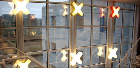 lampe X club Luzifer lamps dans un loft design