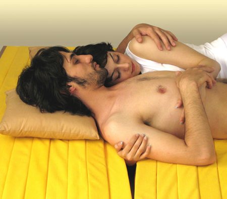 matelas pour les amoureux Love mattress - design by Mehdi Mojtabavi