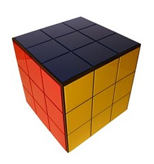 table basse en forme de Rubik’s cube