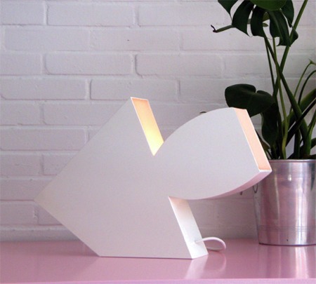Turn me on, la lampe dessinée par Sylvie Van de Loo pour SEM design