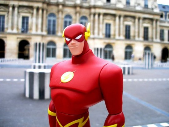 Photo du super-héros Flash au Palais Royal (Paris)
