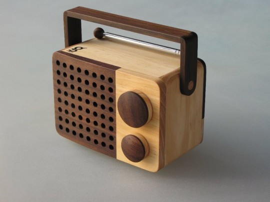 Magno wooden radio