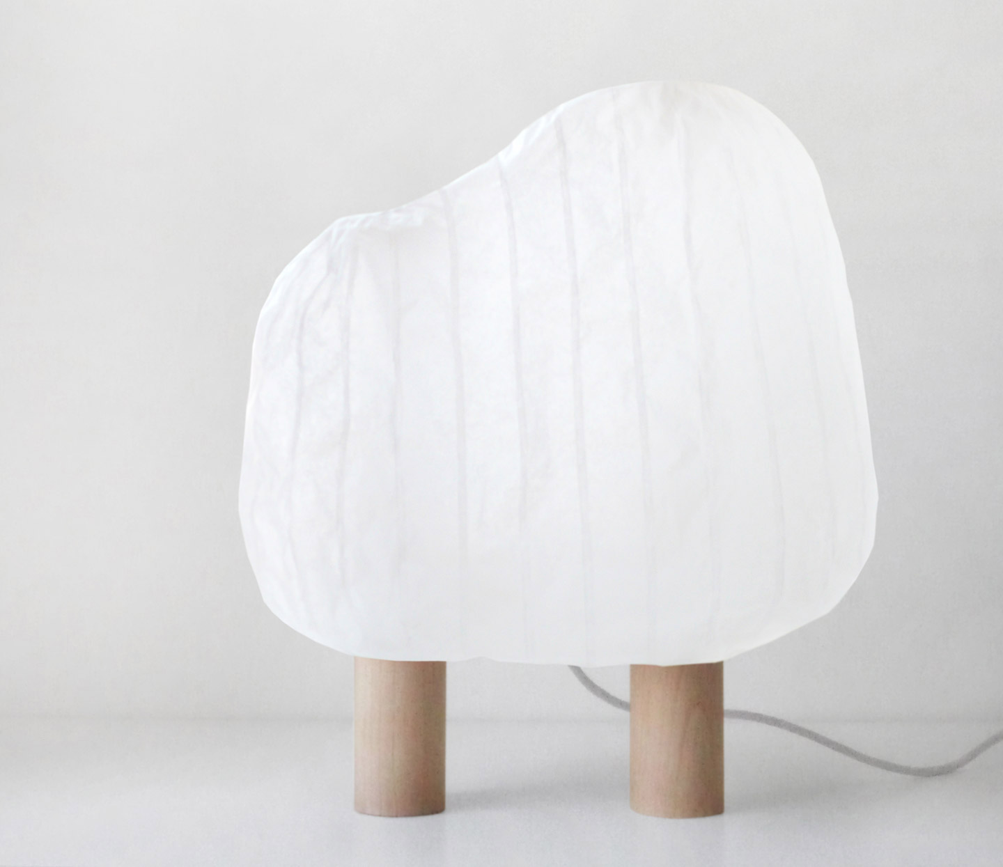 Lampe Forêt illuminée par Ionna Vautrin