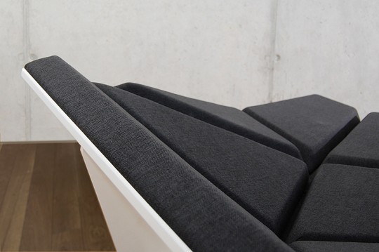 Cay sofa - canapé pliable et modulable par Alexander Rehn