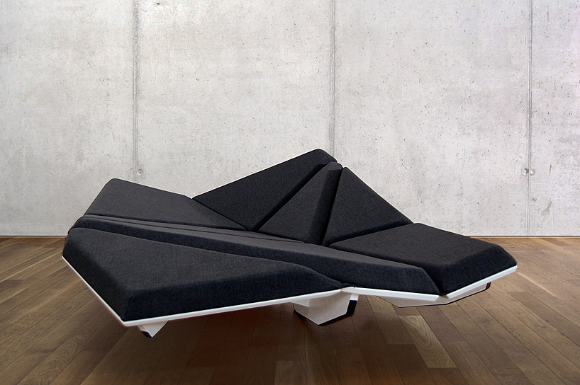 Cay sofa, le canapé à géométrie variable d’Alexander Rehn