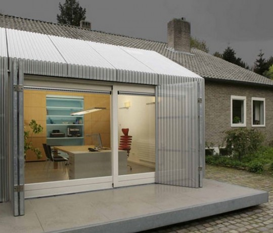 Rénovation atypique : Un garage transformé en bureau