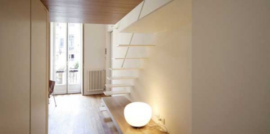 Lampe à poser ronde dans un appartement design