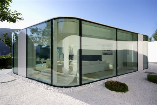 Maison moderne en verre Lake Lugano house