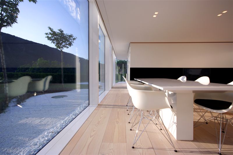 De salle à manger dans une maison design près de lugano Design table a manger