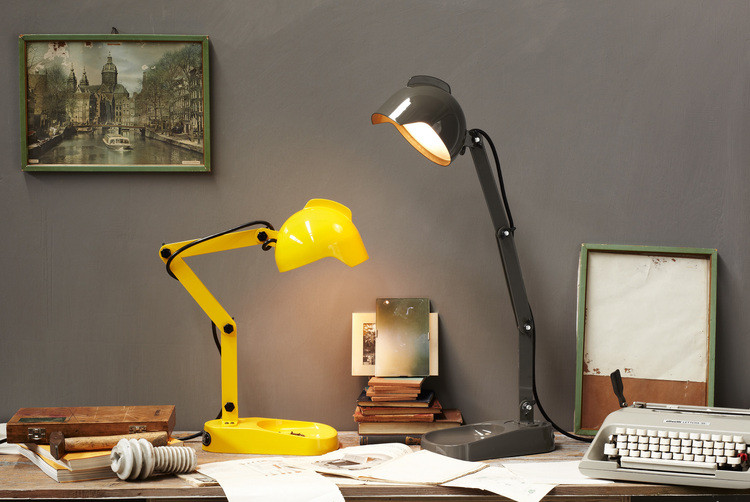 Duii, la lampe de bureau articulée mi-canard mi-Meccano