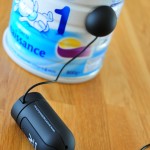 Le ROCK'R connecté Ã  une boite transformée en haut-parleur
