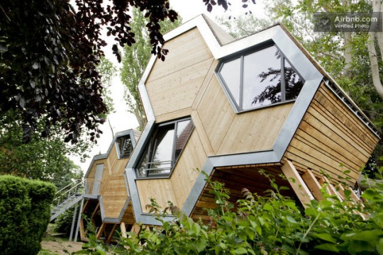 Cabane moderne de forme octogonale