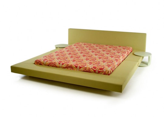 Queen bed Desdemona by Mob