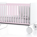 Lit Ã  barreaux évolutif pour bébé rose pâle et blanc Be Cot