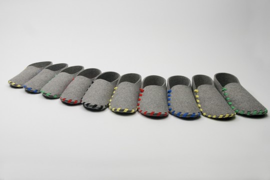 Photo des pantoufles Lasso avec des lacets en couleur