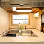 Décoration intérieure d'une caravane américaine des années 70