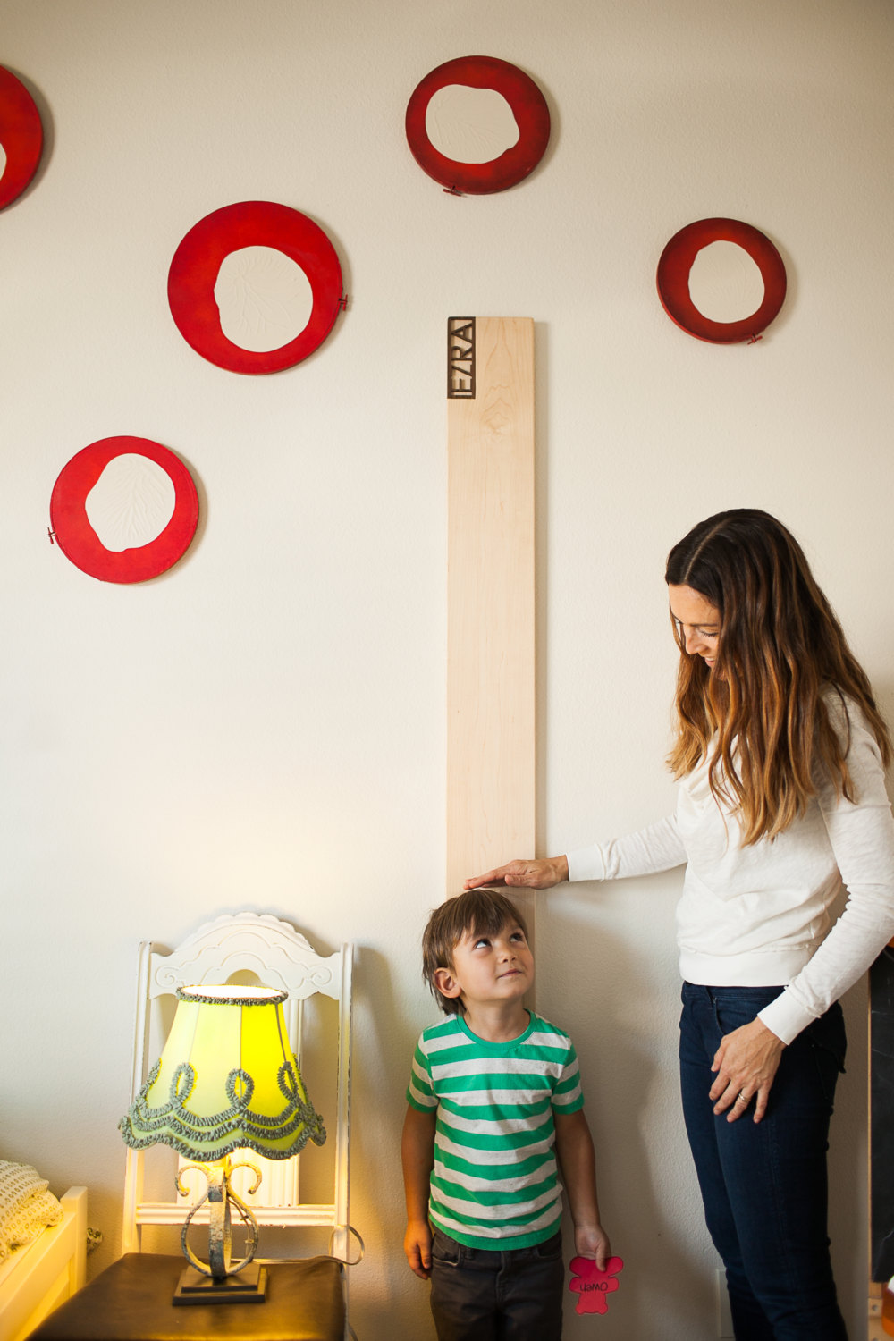 Une toise en bois pour enfant personnalisée