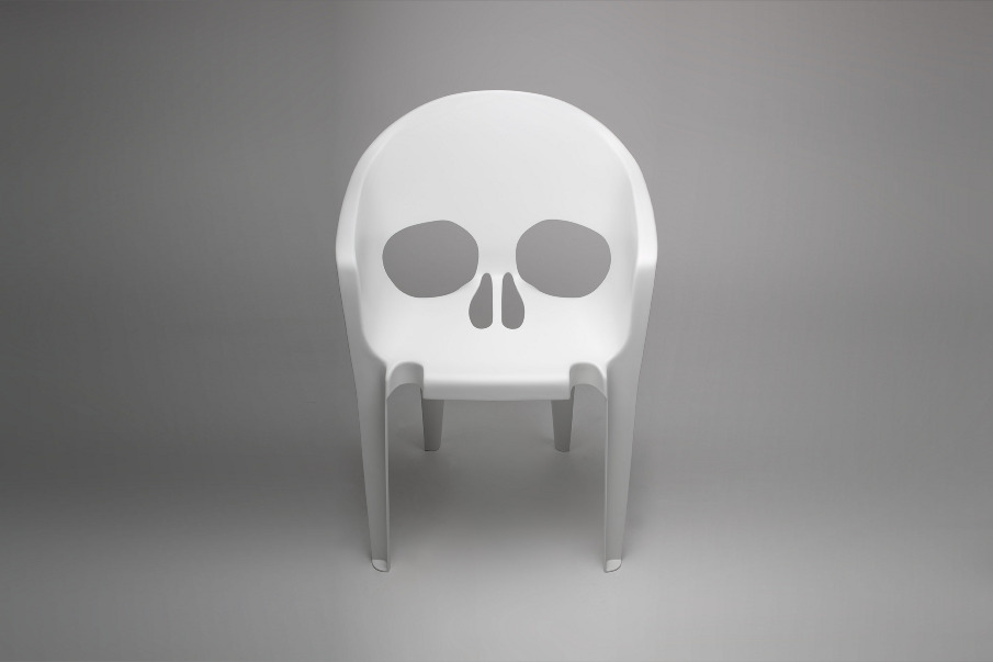 Déco Halloween : Fauteuil tête de mort Souviens-toi que tu vas mourir