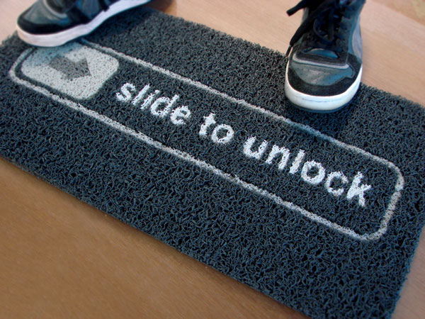 Paillasson Slide to Unlock (Un vrai paillasson de geek !)